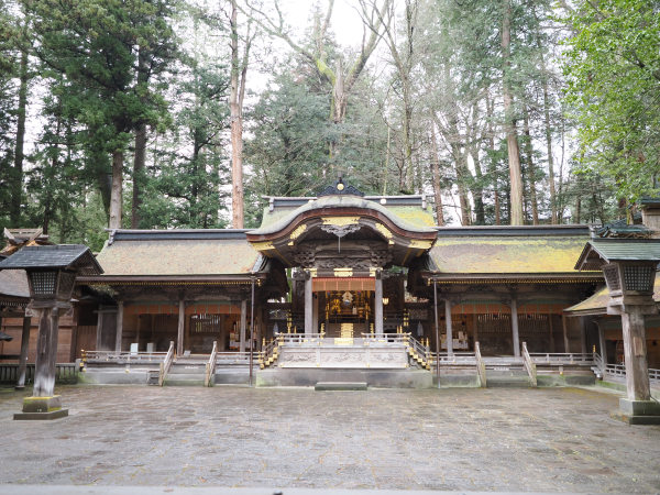 諏訪大社 上社 本宮