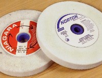 Norton Friable aluminum-oxide
