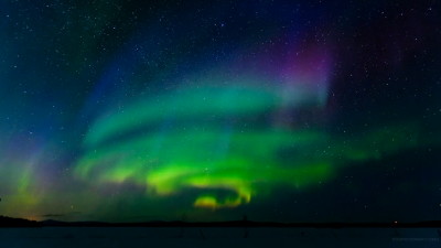 めまぐるしく姿を変えるオーロラをとらえた幻想的なタイムラプス映像3